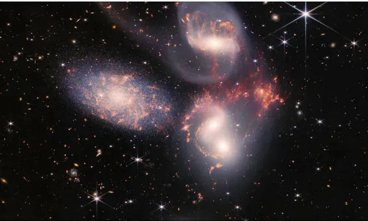 وكالة ناسا ترصد صرخات مخيفة وغاضبة قادمة من الفضاء منوعات نشرت وكالة الفضاء الأمريكية ناسا مقطعا غريبا لموجات صوتية تتدفق من ثقب أسود في مركز مجموعة المجرات برسيوس، والتي تقع على ب