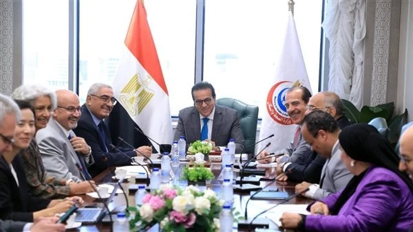 عبدالغفار يستقبل لجنة الرقابة الاستشارية المستقلة لبرنامج منظمة الصحة العالمية للطوارئ الصحيةاستقبل الدكتور خالد عبدالغفار نائب رئيس مجلس الوزراء للتنمية البشرية وزير الصحة والسكان