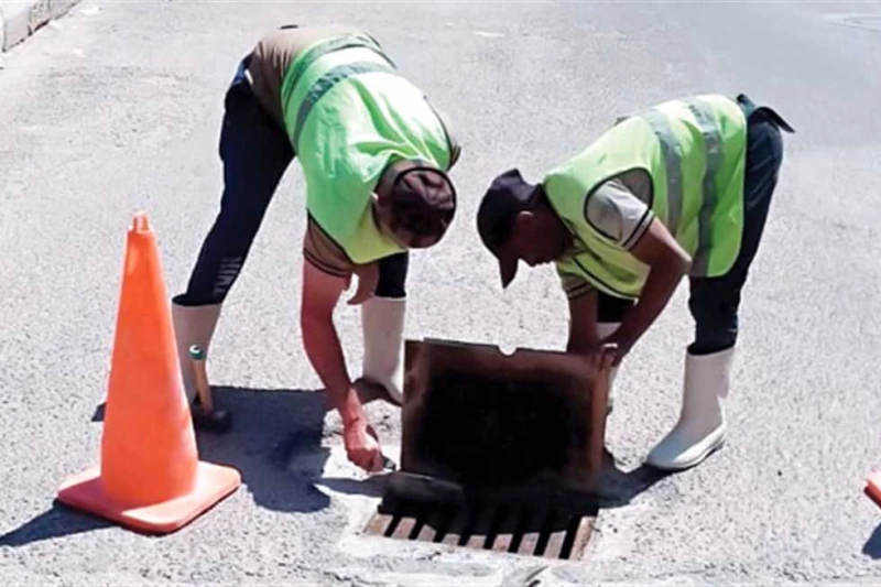 الرى: تطوير 1600 منشأ للحماية من السيول وحصاد مياه الأمطار استعرض الدكتور هانى سويلم، وزير الموارد المائية والرى، موقف جاهزية مخرات السيول ومنشآت