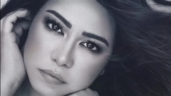 في واقعة هي الأولى.. شيرين عبد الوهاب تتحدى حذف أغانيها بقرار جديد أتاحت الفنانة شيرين عبد الوهاب عبر قناتها علي موقع الصور والفيديوهات الشهير