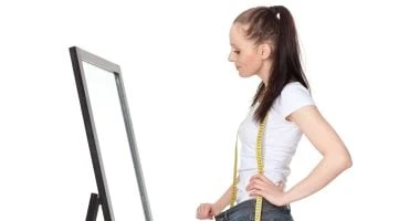 أسباب النحافة المرضية عند المراهقين.. اعرفها وعالجها صحة وطب النحافة المرضية أمر غير مقبول خاصة في السن الصغير عند الأطفال والمراهقين، فهي تؤثر على نموهم وعلى طبيعة تكوينهم للعضلات