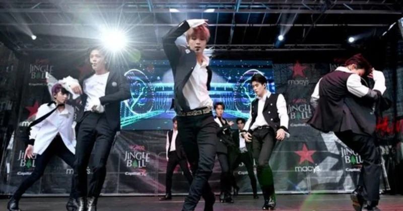 اتهامات لنجم عالمي بالإعت داءات على النساء والتجسس والقتل .. تقضي على مسيرته تعرف على التالي اتهامات لنجم عالمي بالإعت داءات على النساء والتجسس