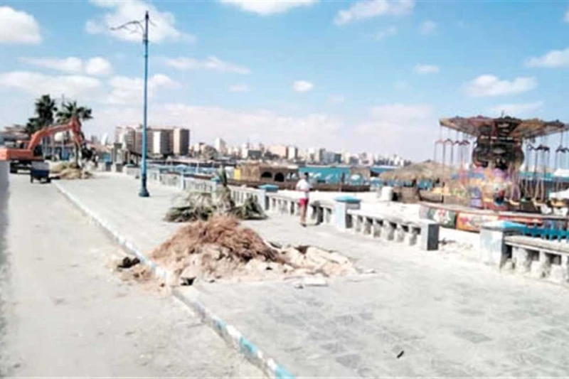 ممشى سياحي ومساحات شاطئية.. بدء تطوير وتوسعة كورنيش مرسى مطروح تابع رضا جاب الله، رئيس مدينة مرسى مطروح، بدء أعمال تطوير وتوسعة كورنيش مرسى مطروح بشكل حضارى يليق بمكانة المدينة الس