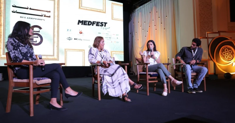 جلسة نقاشية تحت عنوان برواز مكسور.. وهذا أهم ما جاء فيها تعرف على التالي جلسة نقاشية تحت عنوان برواز مكسور.. وهذا أهم ما جاء فيها، على هامش فعاليات اليوم الثالث لمتلقى ميدفست مصر، 