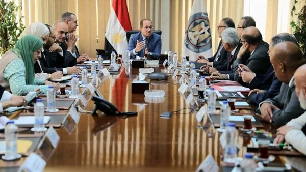 المالية تسمح بتقديم وتعديل الإقرارات الضريبية عن الفترة 2020 حتى 2023 بلا غراماتبدأ أحمد كجوك وزير المالية، أولى جلسات الاستماع الضريبي مع ممثلي المجتمع التجاري والصناعي، فى إطار ا