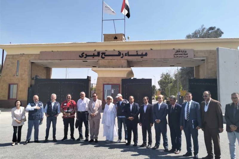 وفد منظمة الصحة العالمية يتفقد معبر رفح البري ويزور مخازن المساعدات في العريش تفقد وفد من لجنة الرقابة والاستشارة المستقبلية بمنظمة الصحة العالمية،
