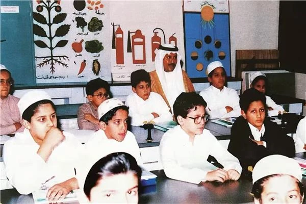 صورة نادرة للأمير محمد بن سلمان داخل الفصل الدراسي تثير تفاعلا كبيرا متفرقات صورة نادرة للأمير محمد بن سلمان داخل الفصل الدراسي تثير تفاعلا كبيرا