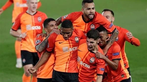 -أبطال أوروبا.. دانيلو سيكان يقود شاختار لمواجهة بولونيا .. أعلن باتريك فان ليوين المدير الفنى لفريق شاختار دونيتسك الأوكرانى، تشكيل فريقه الذى يواجه به نظيره بولونيا الإيطالي، وذل