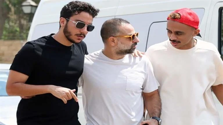 ماجد الكدواني وعمرو الليثي ونور النبوي في جنازة والد المنتج طارق الجنايني تعرف على التالي ماجد الكدواني وعمرو الليثي ونور النبوي في جنازة والد المنتج