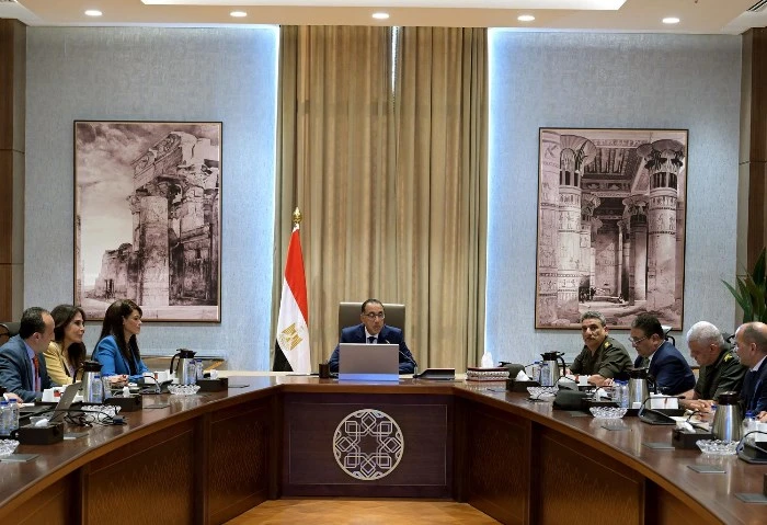 رئيس الوزراء يتابع مستجدات الموقف التنفيذي لمشروعات حياة كريمة عقد الدكتور مصطفى مدبولي، رئيس مجلس الوزراء، اليوم الأحد، اجتماعا، لمتابعة مستجدات