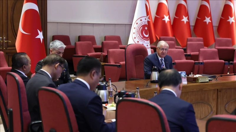 بتاريخ السبت 21 سبتمبر 2024أعرب وزير الدفاع التركي يشار غولر، عن أمل بلاده إقامة مزيد من التعاون في المجال العسكري مع الدول الأعضاء في رابطة دول جنوب