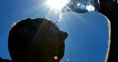 كيف تتجنب التأثيرات السلبية على الجسم من الرطوبة العالية؟ صحة وطب في حين أن الرطوبة العالية يمكن أن تجعل البيئة غير مريحة، إلا أنها لها أيضا تأثيرات