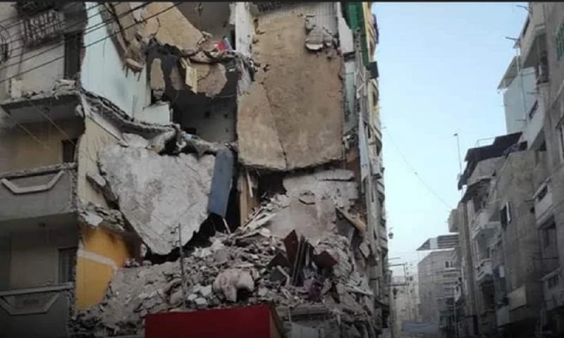 عاجل بالصور حاث انهيار عقار سكني في مصر الجديدة و إجراء سريع من محافظ القاهرةعاجل بالصور حاث انهيار عقار سكني في مصر الجديدة.. اللقطات الأولى لحادث