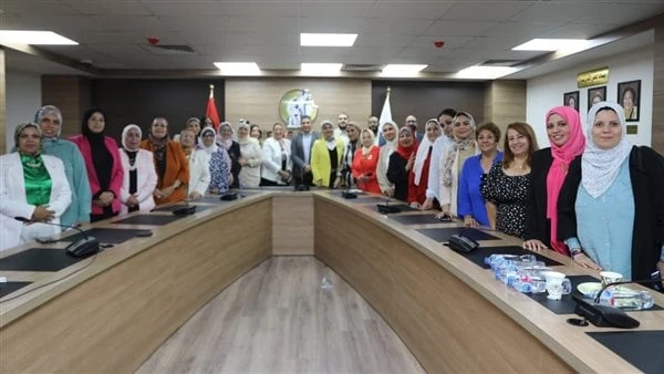 ندوة حول تمكين المرأة فى مجال الأمن السيبراني.. صور نظم فرع المجلس القومي للمرأة بمحافظة القاهرة ندوة تثقيفية بعنوان تمكين المرأة فى مجال الأمن