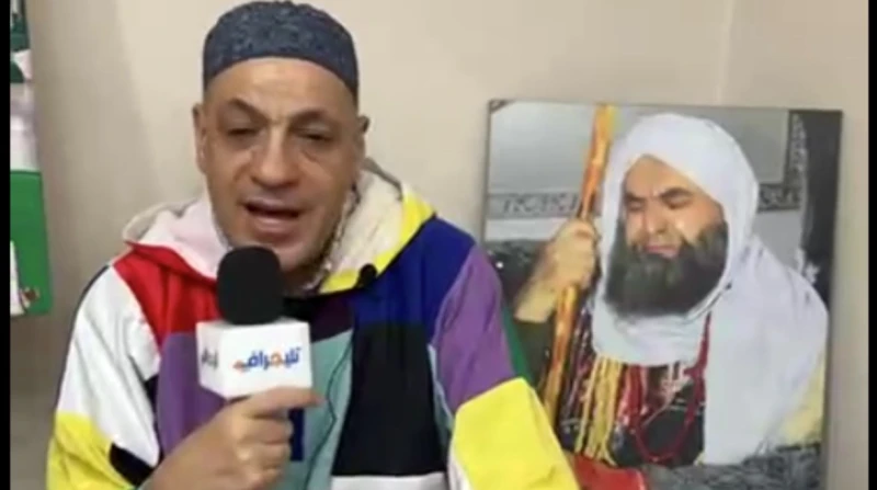 أسرار الرداء الملون.. حكاية مريد كركري أثارت الطرق الصوفية جدلا واسعا مؤخرا بسبب أزمة الشيخ صلاح الدين التجاني، المتهم بالتحرش من إحدى أتباعه، مما