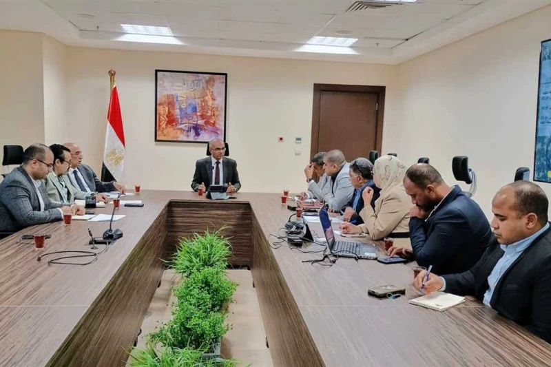 نائب وزير الإسكان يتابع تنفيذ المنظومة الدائمة لتغذية العاصمة الإدارية بمياه النيل عقد الدكتور سيد إسماعيل، نائب وزير الإسكان والمرافق والمجتمعات