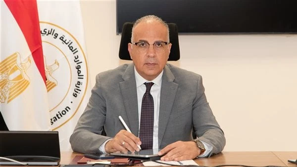 سويلم: مراعاة البعد الاجتماعى عند تنفيذ مشروعات الرى الحديث والتأكد من الملاءمة الفنية عقد الدكتور هانى سويلم، وزير الموارد المائية والري، اجتماعا