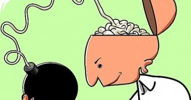 تأثير العنف الأسرى على الأطفال يدفعهم للتطرف.. ونصائح للآباء صحة وطب العنف بشكل عام يؤثر على نفسية الأشخاص، خاصة الأطفال وما يترتب على ذلك من ظهور مشاعر مثل العدوانية والتطرف وغيره