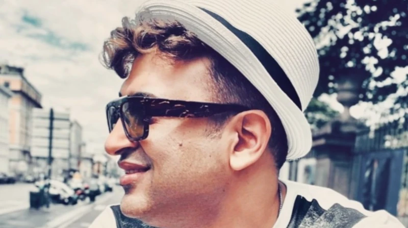 تلقيح بالكلام.. معركة جديدة بين الشاعر تامر حسين وعمرو مصطفى وجه الشاعر تامر حسين رسالة قوية لأحد الملحنين، رد خلالها على تعليقات سابقة للملحن، تحدث