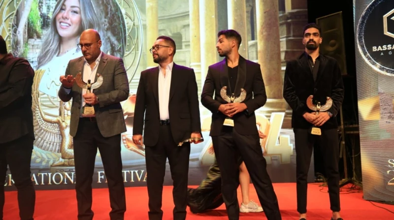 تكريم أبطال دراما رمضان في مهرجان همسة (صور) كرم مهرجان همسة للآداب والفنون، أمس، نخبة من نجوم الفن عن أعمالهم الفنية في الموسم الرمضاني الماضي، فضلا