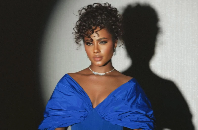 بصمة سعودية جديدة لداليا مبارك كشفت الفنانة السعودية، داليا مبارك، أنها تضع حاليا اللمسات الأخيرة على ألبومها السعودي الجديد، بعنوان بصمة، الذي من