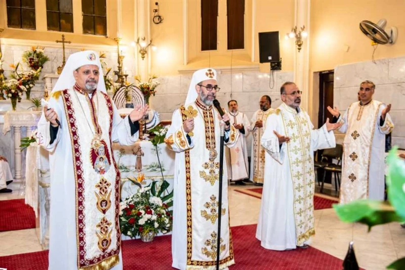 مطران الكاثوليك يشهد الاحتفال بمئوية كنيسة جراحات القديس فرانسيس بأسيوط (تفاصيل) شهد الأنبا دانيال لطفى، مطران ايبارشية أسيوط للأقباط الكاثوليك الاحتفال بالمئوية الأولى (1924-2024)