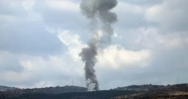 قال وزير الخارجية الفرنسى جان نويل باروت، إن بلاده طلبت عقد اجتماع طارئ لمجلس الأمن بشأن لبنان هذا الأسبوع. وأكد باروت، يجب أن تنتهي هذه الضربات التي تشن على جانبي الخط الأزرق على 