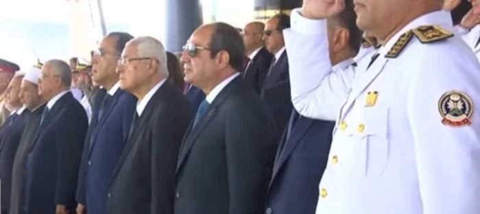 الرئيس السيسي يقدم التحية للأهالي في حفل تخرج طلاب أكاديمية الشرطة 2024حرص الرئيس عبد الفتاح السيسي، على تقديم التحية إلى أهالي طلاب أكاديمية الشرطة