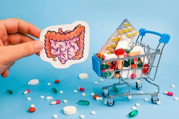 فئات معرضة للإصابة بسرطان القولوننستعرض الفئات المعرضة للإصابة بسرطان القولون والمستقيم مقارنة بالآخرين، لتوافر عوامل الخطر لديها.الفئات المعرضة