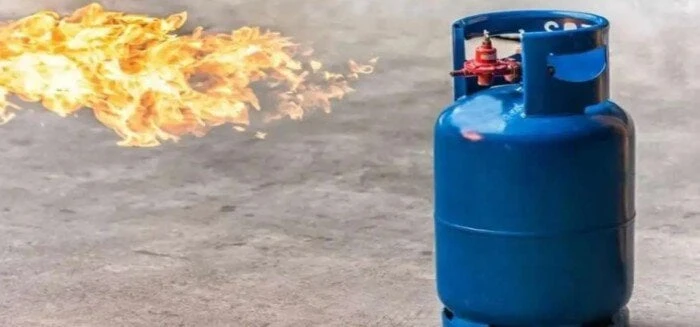 ب 150 جنيها.. سعر إسطوانات البوتاجاز المنزلي بعد الزيادة الجديدة خدمات سعر انبوبه الغاز اليوم.. قررت وزارة البترول والثروة المعدنية زيادة سعر