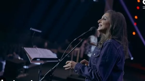 قبل الحفل بساعات.. أنغام تجرى بروفات مع المايسترو هاني فرحات استعدادا لحفل جدةأجرت فجر اليوم المطربة أنغام العديد من البروفات مع فرقتها الخاصة بقيادة المايسترو هاني فرحات استعداد ل