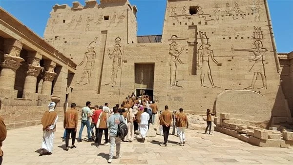 معبد فيلة يستقبل 130 شابا وفتاة من المحافظات الحدودية في ملتقى أهل مصراستمرارا لفعاليات الملتقى الثامن عشر لشباب المحافظات الحدودية، المنعقد بأسوان ضمن برامج وزارة الثقافة، وبرعاية