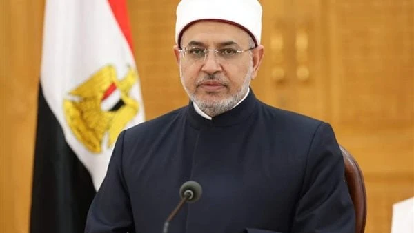 رئيس جامعة الأزهر يهنئ الأمتين العربية والإسلامية بذكرى المولد النبويقدم الدكتور سلامة جمعة داود، رئيس جامعة الأزهر، التهنئة إلى الرئيس عبد الفتاح