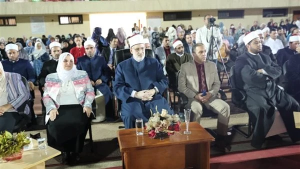 مجمع البحوث الإسلامية وقطاع مدن البعوث يحتفلان بذكرى ميلاد النبي.. صورقال الدكتور محمد الضويني، وكيل الأزهر، نحن نحتفى بذكرى مناسبة ميلاد خير الخلق،