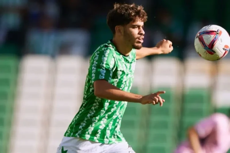 الزلزولي يكرر رقم نبيل فقير مع ريال بيتيس في الليغا كرر الدولي المغربي عبد الصمد زلزولي، مهاجم نادي ريال بيتيس الإسباني، رقما قياسيا نادرا سجله باسم