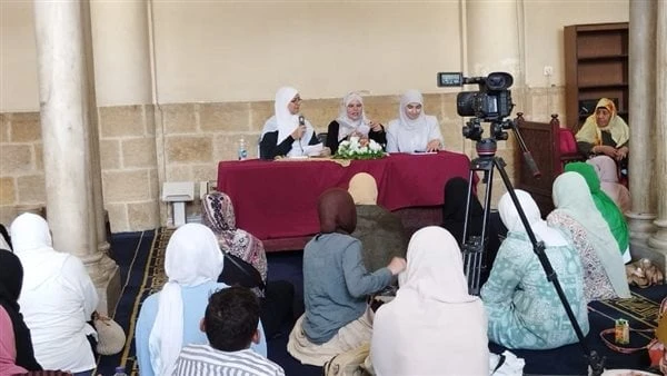 ندوة بالجامع الأزهر الشريف توضح الأحكام الفقهية بشأن نحت الجسم والوشم والحناءعقد الجامع الأزهر الشريف، ندوته الأسبوعية تحت عنوان زينة المرأة في ضوء