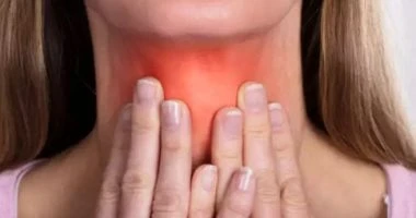 لمرضى الغدة الدرقية.. 5 نصائح لتجنب المضاعفات صحة وطب الغدة الدرقية من أعضاء الجسم المهمة لأنها تنظم عملية التمثيل الغذائى، وتحسن أيضا حيوية الجسم، وتعمل على تنظيم الهضم وتقلل من ا