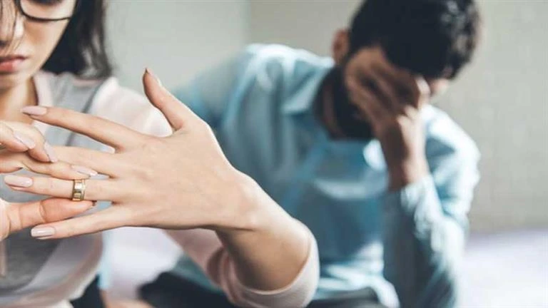 تفسير حلم الخيانة الزوجية في المنام.. على ماذا تدل؟ لايف ستايل 05:00 م الجمعة 20 سبتمبر 2024 كتبت- أسماء العمدة: هل يطاردك حلم خيانة زوجتك؟ قد يكون