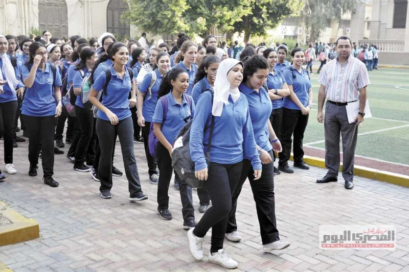 تفاصيل توزيع درجات أعمال السنة لطلاب الصفين الأول والثاني الثانوي 2024 أعلنت وزارة التربية والتعليم، تفاصيل توزيع درجات أعمال السنة لطلاب الصفين