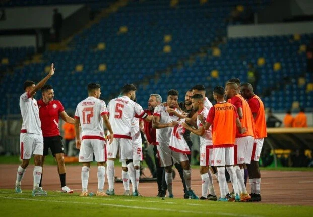 -الوداد يبحث عن الفوز أمام اتحاد التواركة في الدوري المغربي .. تستأنف منافسات الدوري المغربي لكرة القدم، بداية من غد الجمعة، بإقامة خمس من أصل ثماني مباريات من الجولة الثالثة. وتم