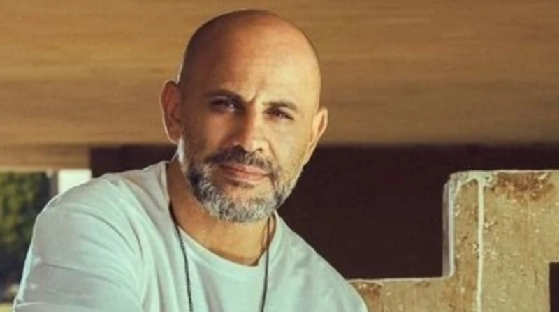 عزيز الشافعي عن أزمته مع عمرو مصطفى: أقصد بريحة الشياط الطبيخ نشب سجال غير مباشر بين الملحنين عمرو مصطفى وعزيز الشافعي خلال الفترة الأخيرة عبر مواقع