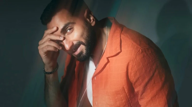 بعد ملكة زمانك.. محمد الشرنوبي يطرح حالي طرح الفنان محمد الشرنوبي اليوم أغنيته الجديدة حالي على جميع المنصات الغنائية.وروج الشرنوبي للأغنية الجديدة