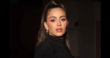 جميلة عوض بطلة مسلسل أفلاطونى من 15 حلقة تعرف على التالي جميلة عوض بطلة مسلسل أفلاطونى من 15 حلقة، رشح القائمون على مسلسل أفلاطونى المكون من 15 حلقة