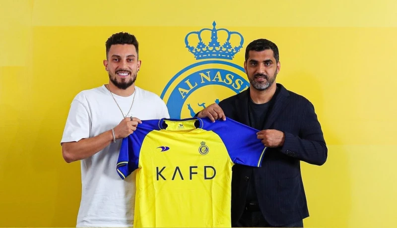 -النصر السعودي يستغنى عن البرازيلي أليكس تيليس .. أبلغت إدارة شركة كرة القدم بنادي النصر السعودي، البرازيلي أليكس تيليس، ظهير أيسر الفريق، بإنهاء عقده ومنحه مخالصة مالية. ونقلت صحي