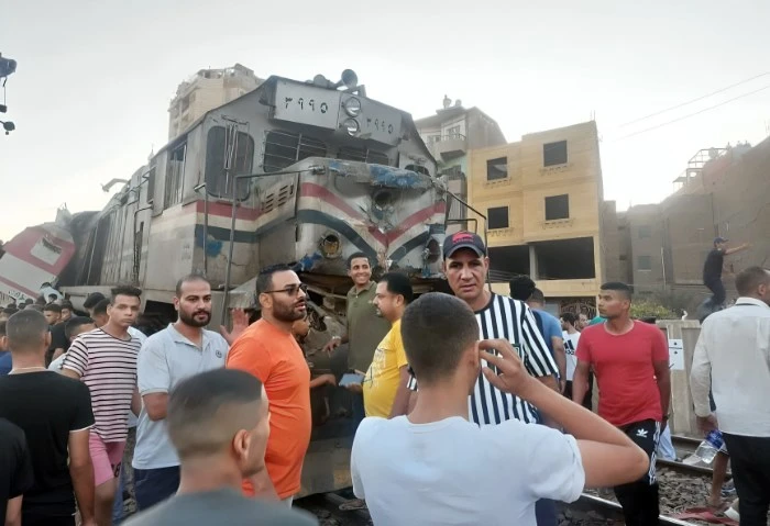 5 حالتهم غير مستقرة، الصحة: 3 وفيات و49 مصابا فى حادث تصام قطاري الزقازيق أعلنت وزارة الصحة والسكان، إصابة 49 شخصا في حادث تصادم قطاري الزقازيق بمحافظة الشرقية، تم نقلهم إلى مستشفي