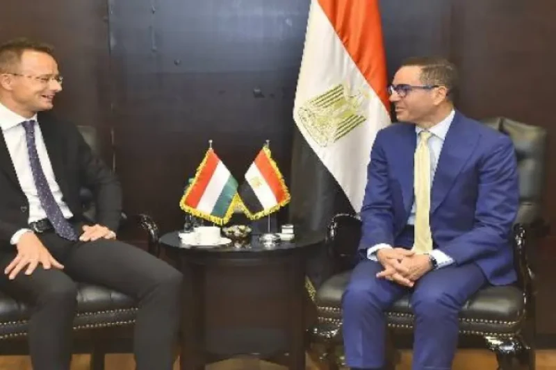 وزير الاستثمار يبحث مع وزير الخارجية والتجارة المجري سبل تعزيز العلاقات الاقتصادية بين البلدين استقبل وزير الاستثمار والتجارة الخارجية المهندس حسن