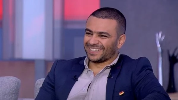 كريم الحسيني يفتح النار على محمد رمضان:تعامل معي على اني معجب لم يتذكر إسمه كشف الفنان كريم الحسيني عن موقف تعرض له من قبل الفنان محمد رمضان،قال كريم الحسيني في منشور على حسابه الش