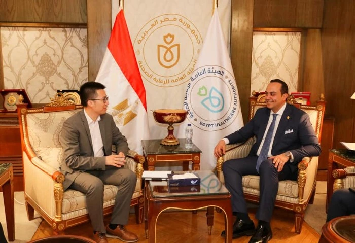 الرعاية الصحية: إنشاء 6 مليون ملف إلكتروني وميكنة 100 من منشآت طب الأسرة التقى الدكتور أحمد السبكي رئيس هيئة الرعاية الصحية والمشرف العام على مشروع التأمين الصحي الشامل، إيريك تشوا