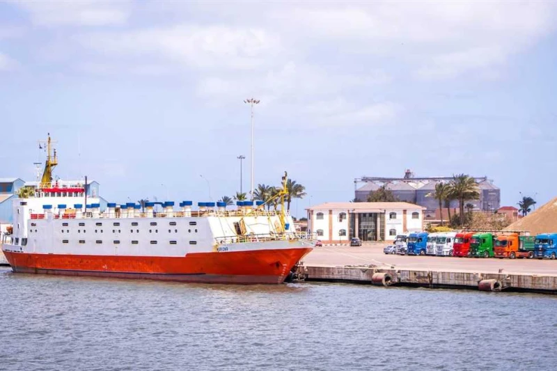 ميناء دمياط يستقبل 3 سفن متنوعة اليوم استقبلت هيئة ميناء دمياط اليوم 3 سفن متنوعة، بينما غادره 6 سفن أخرى، كما وصل إجمالي عدد السفن الموجودة بالميناء