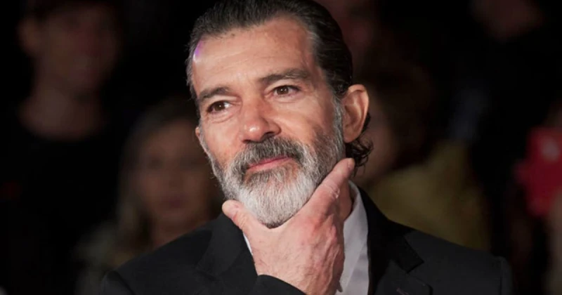 أنطونيو بانديراس في أول تعليق بعد خطوبة إبنته من حبيب طفولتها تعرف على التالي أنطونيو بانديراس في أول تعليق بعد خطوبة إبنته من حبيب طفولتها، يبدو أن